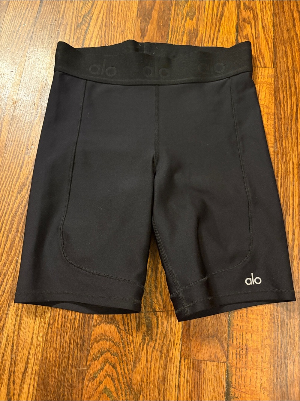🎉EUC! ALO Yoga Black Mid-Rise Biker Shorts